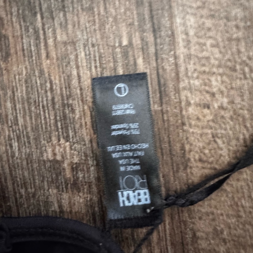 Beach Riot Sports Bra - Picture 2 of 3